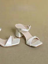 牛革製 フレンチスタイルのハイヒールオープントゥサンダル【方頭・太ヒール・夏用】