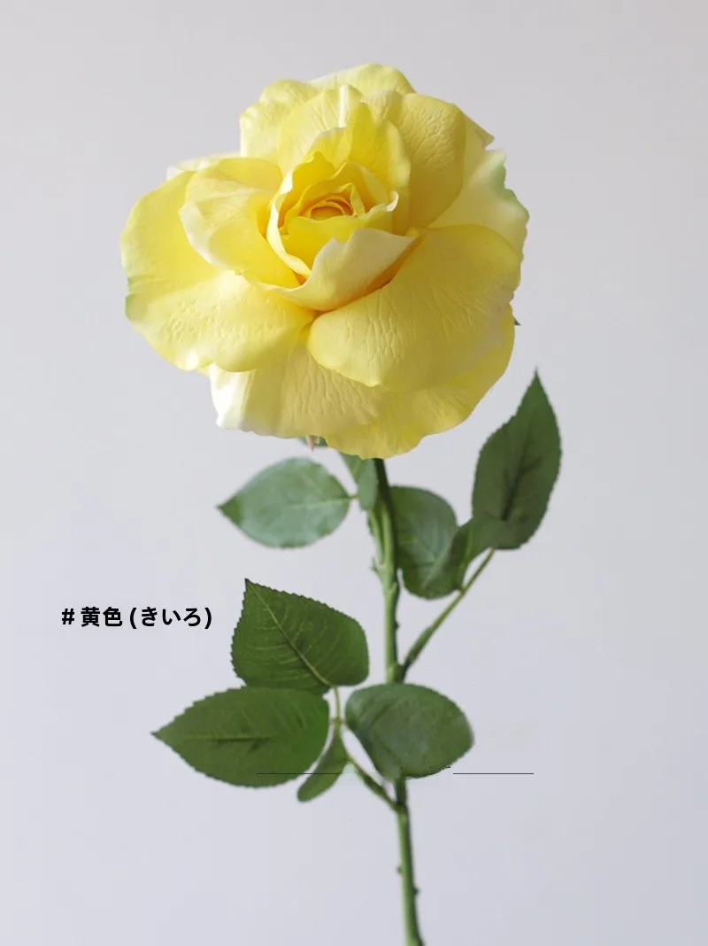 微光を放つローズの造花：花留め代用としての実用性とシーン別適用