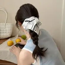 春のレースリボン付きヘアバンド【女性用・上品なデザイン・髪留め・可愛い】
（セットアップ対応）