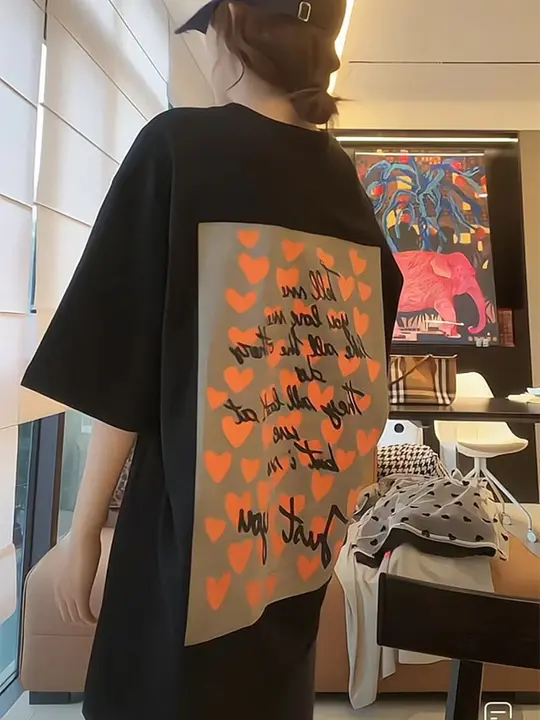 ブラック コットン 半袖 Tシャツ【ルースフィット・ハートプリント・ミディ丈】