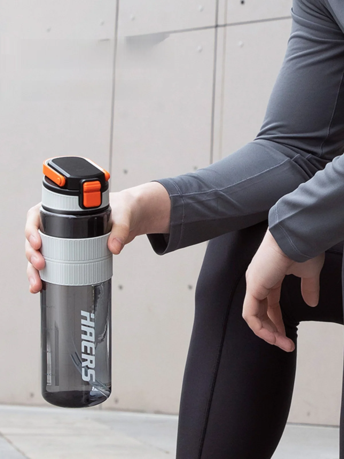 トレーニングコップ おすすめの種類としてハルス トリタン製プラスチックカップの実用性を検証