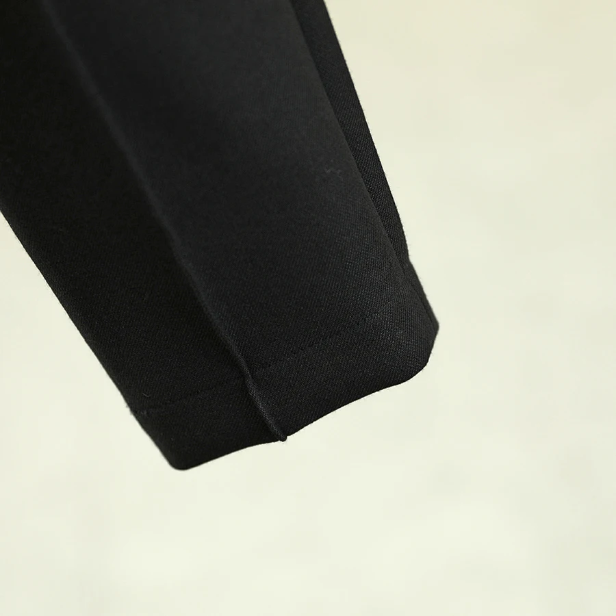 通勤で疲れを感じる50代女性に、今こそ選ぶべきパンツは？