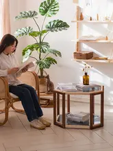 モダンデザインのブラックウォールナット製コーヒーテーブル【ガラス天板・高級感】