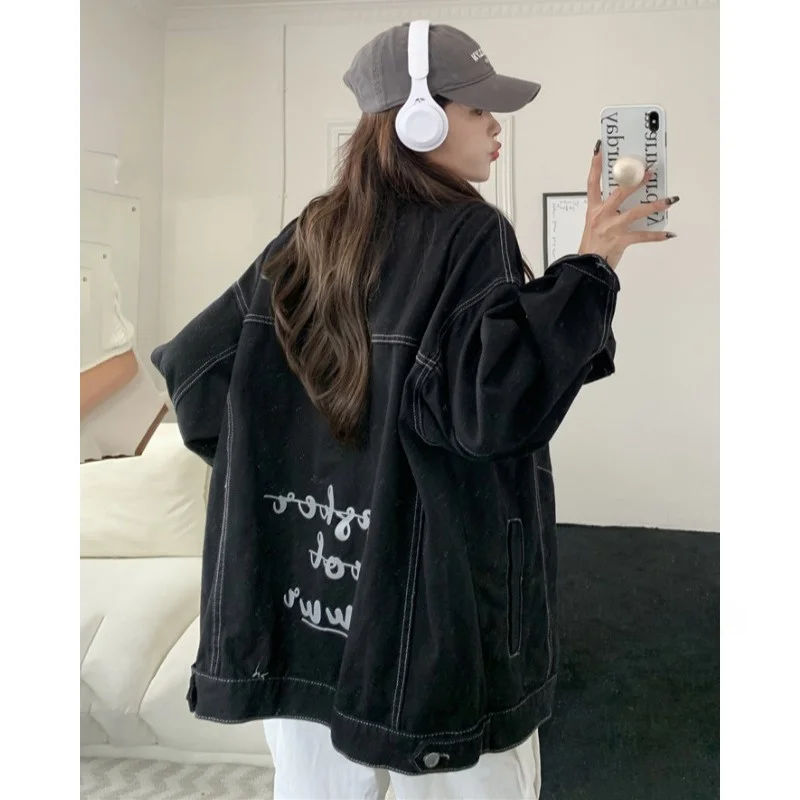 ストリートファッションの本質を解く：猫虎デザインTシャツのコーデ術