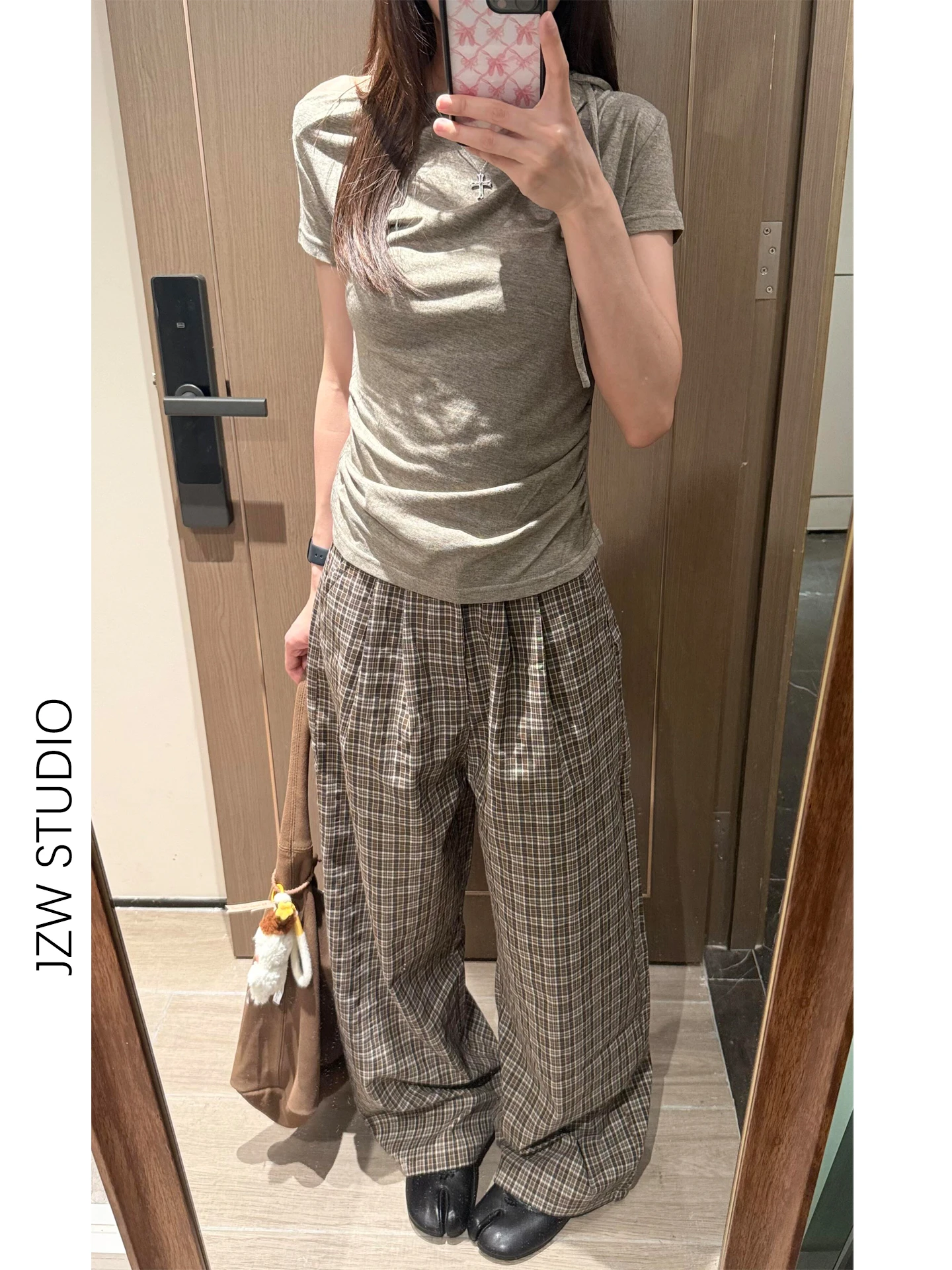 ギンガムチェック フレアパンツはどんな感じ？低身長や梨型体型に最適な選び方とは？