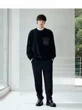 シンプルなデザインのフィットパンツ【ブラック・スリムシルエット・春用】