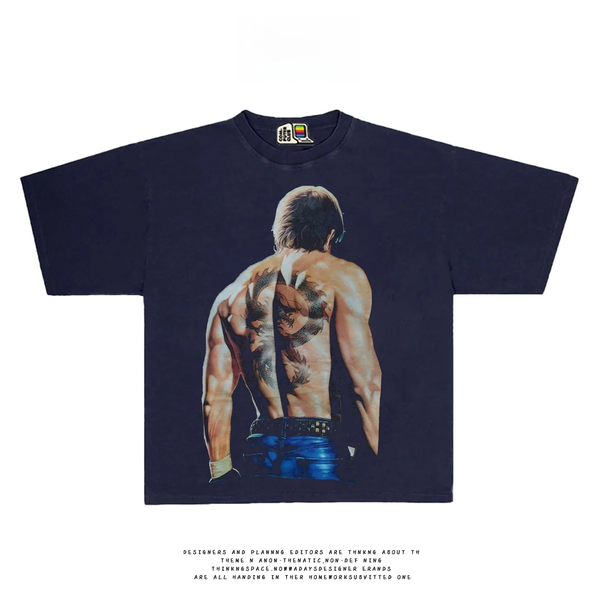 かっこいいシルエット男に似たスタイルは、この半袖Tシャツで見つけられる？
