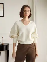 Vネックニットセーター【極上の柔らかさ・カジュアル・秋冬用】