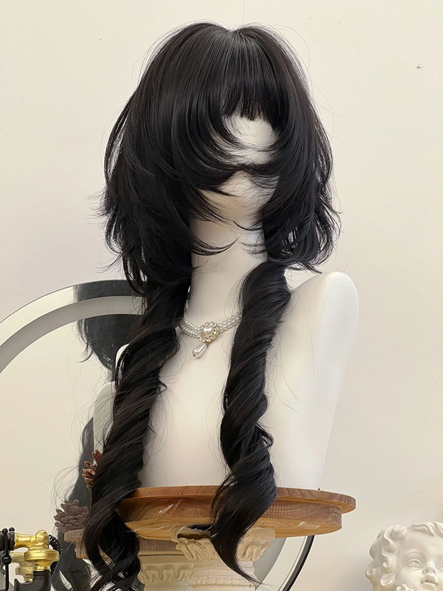 ロングウィッグ【波ウェーブ・日常使い・Lolitaスタイル】：大人女性が簡単に実現できる長めの自然な  アレンジ