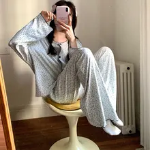 可愛い花柄ラウンドネックコットン長袖パジャマ【秋用・女性・ルームウェア】（セットアップ対応）