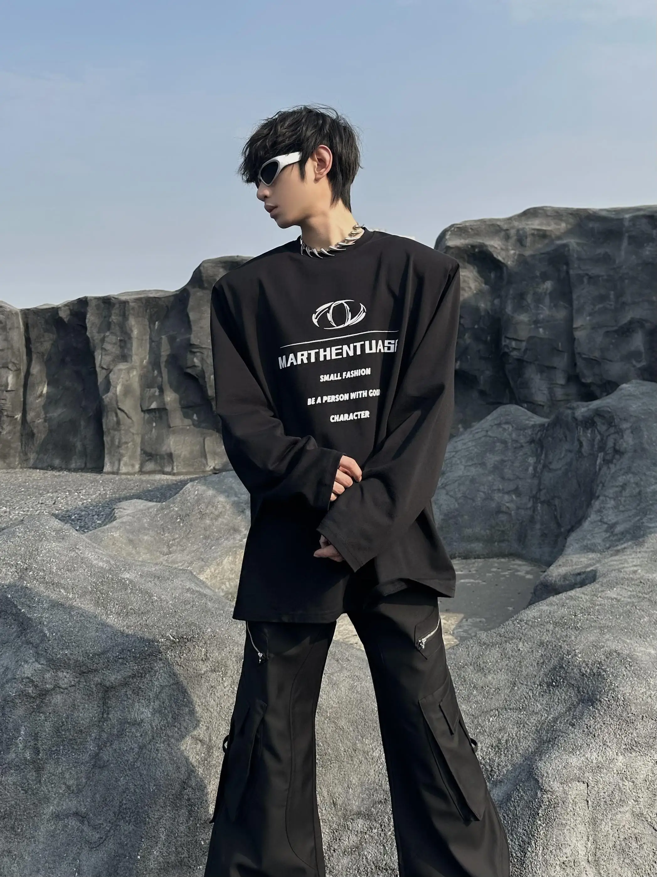 肩パッドTシャツとは？4選厳選で、どんな場面で活用すべきかを徹底解説
