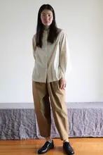 掷布为衣ZBWY コットンリネン ゆったりシルエットシャツ【浅いカーキグレー】