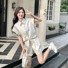 ストライプ切り替えシャツとショートパンツの夏用コーディネート（セットアップ対応）