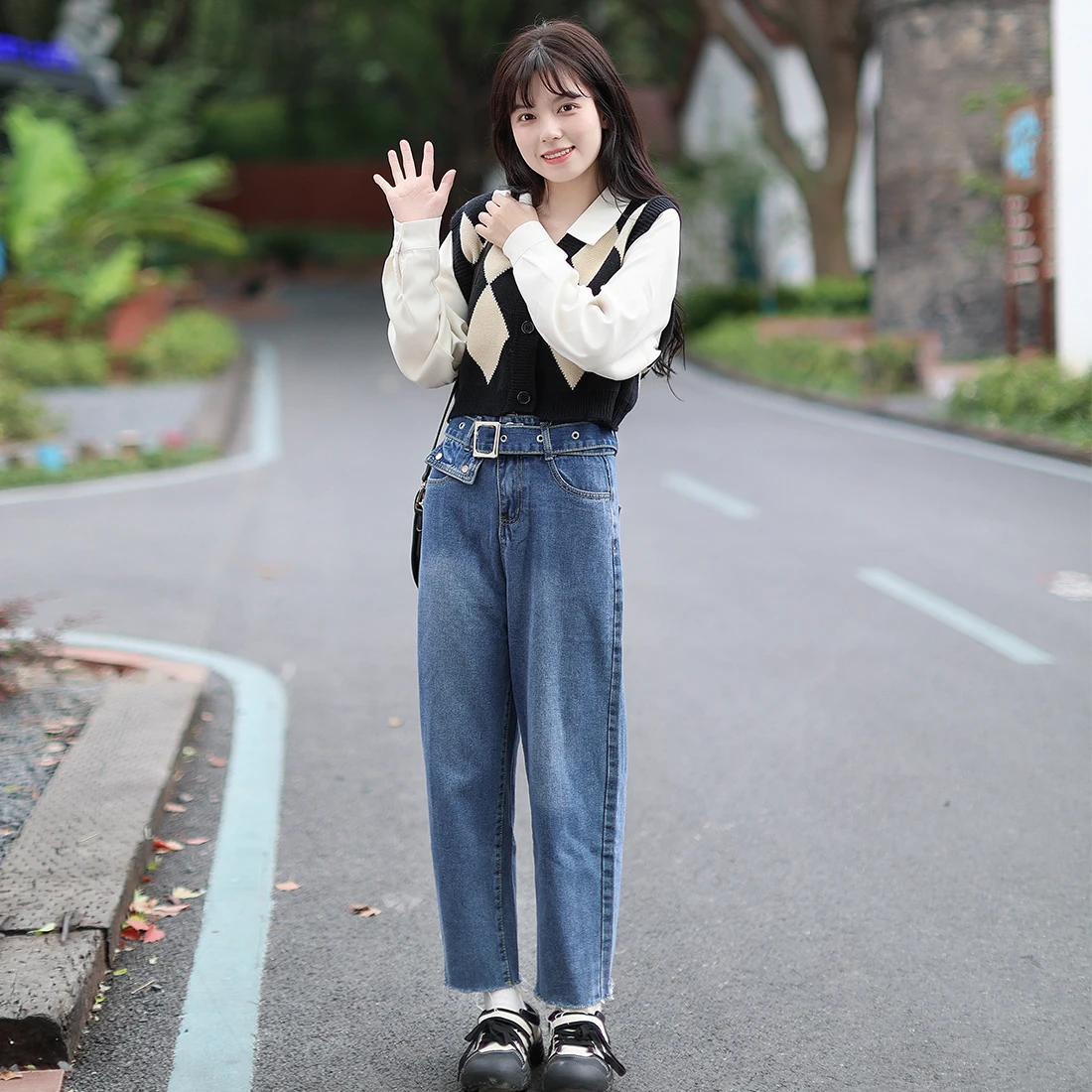 カーゴパンツ コーデ レディース 完全ガイド｜ヴィンテージデニムで通勤も自然に