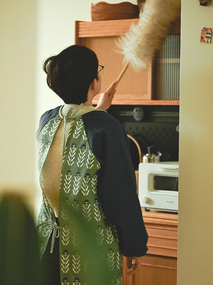 防水エプロンを選ぶときに迷うなら、この1つのデザインが解決しますか？