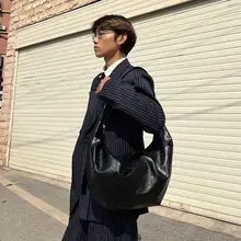 餃子バッグ ムーンバッグ トートバッグ ショルダーバッグ 手提げ ヴィンテージ ルーズ インスタ映え 個性派 トレンド「YUEN」