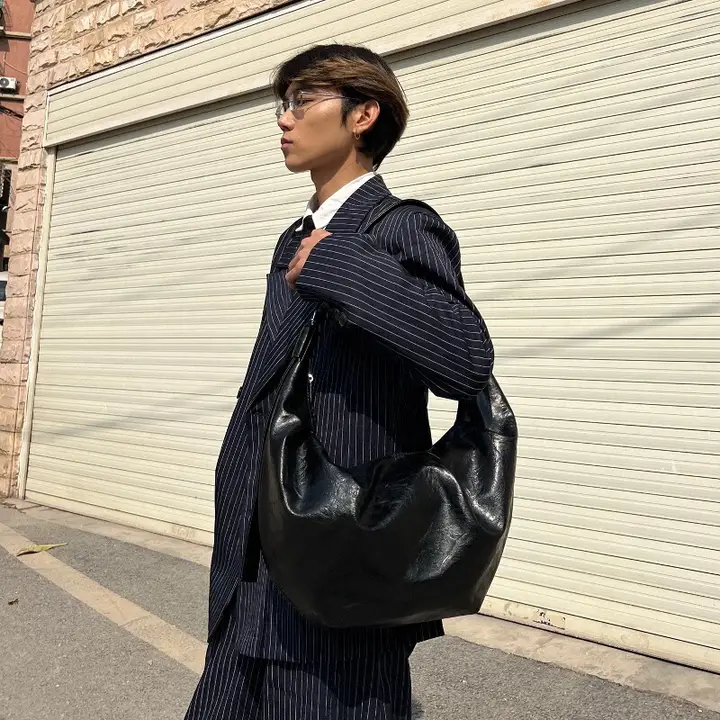 餃子バッグ ムーンバッグ トートバッグ ショルダーバッグ 手提げ ヴィンテージ ルーズ インスタ映え 個性派 トレンド「YUEN」
