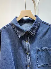 レトロデザインのデニムシャツ【春秋向け・ゆったりシルエット・女性用】
