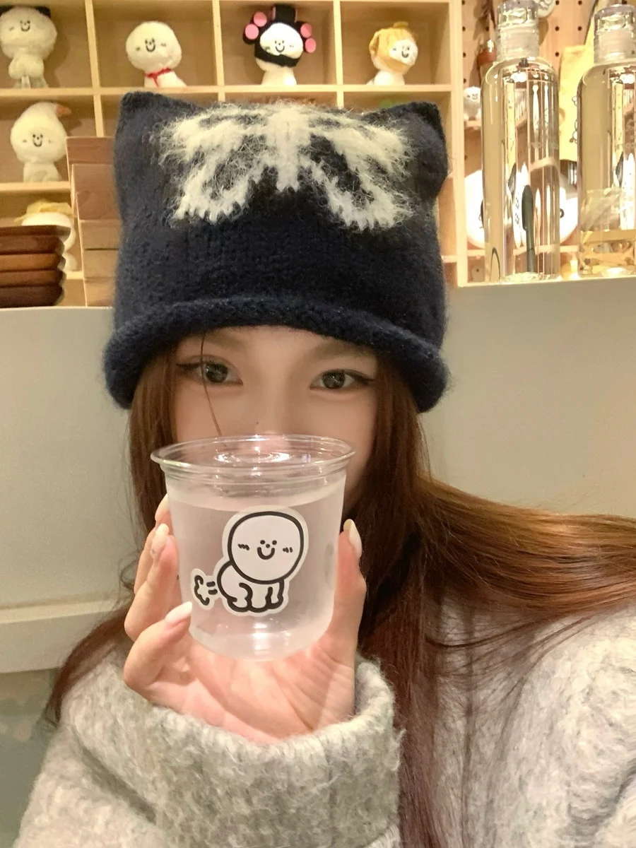リボン付きニットキャップ：女性向け秋冬の日常使いに最適なデザインと機能
