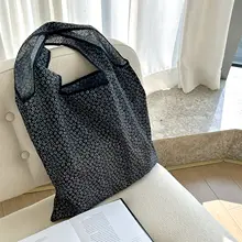 小花柄のエコバッグ【ブラック・折りたたみ可能・大容量】