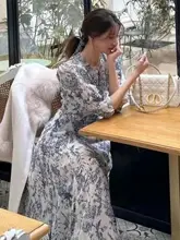 印花のラウンドネックでウエストを絞った長袖ワンピース【春用・清楚系・ファッション感】