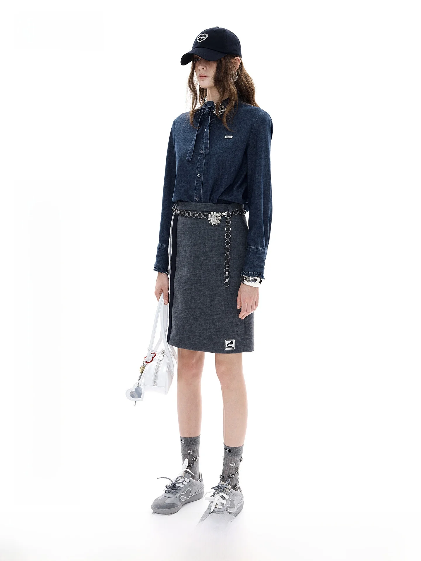 冬用デニム長袖シャツ【フリル装飾・女性用】：复古風の日常着に最適なアイテムとは