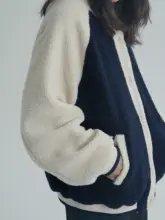 バイカラーのミルクブルーのフェイクシープワッペンスタイルボンバージャケット【極上の柔らかさ・冬用】