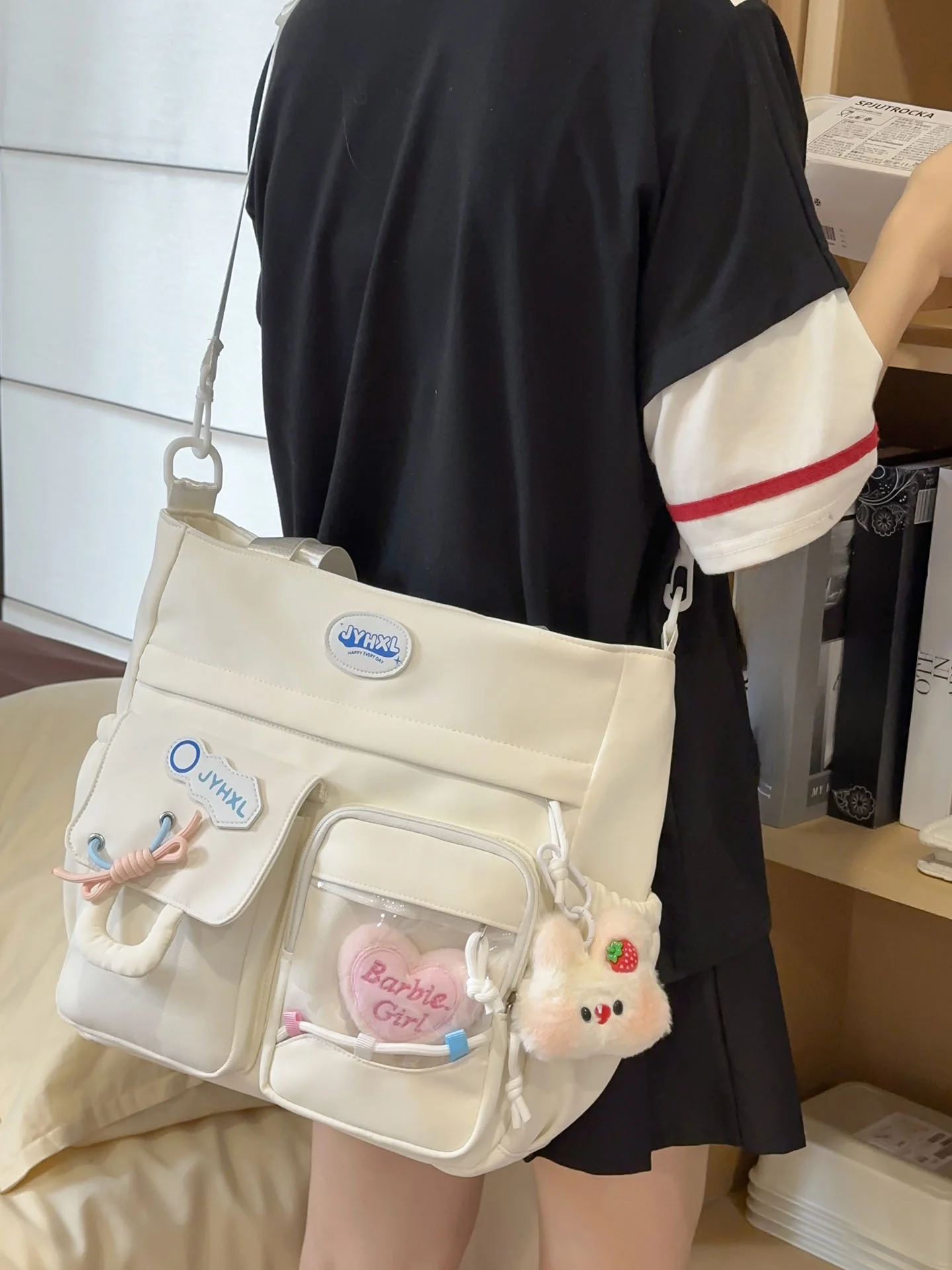 小学校男子用手提げ袋は、無地か柄か？デザインが決める通学の気分とは