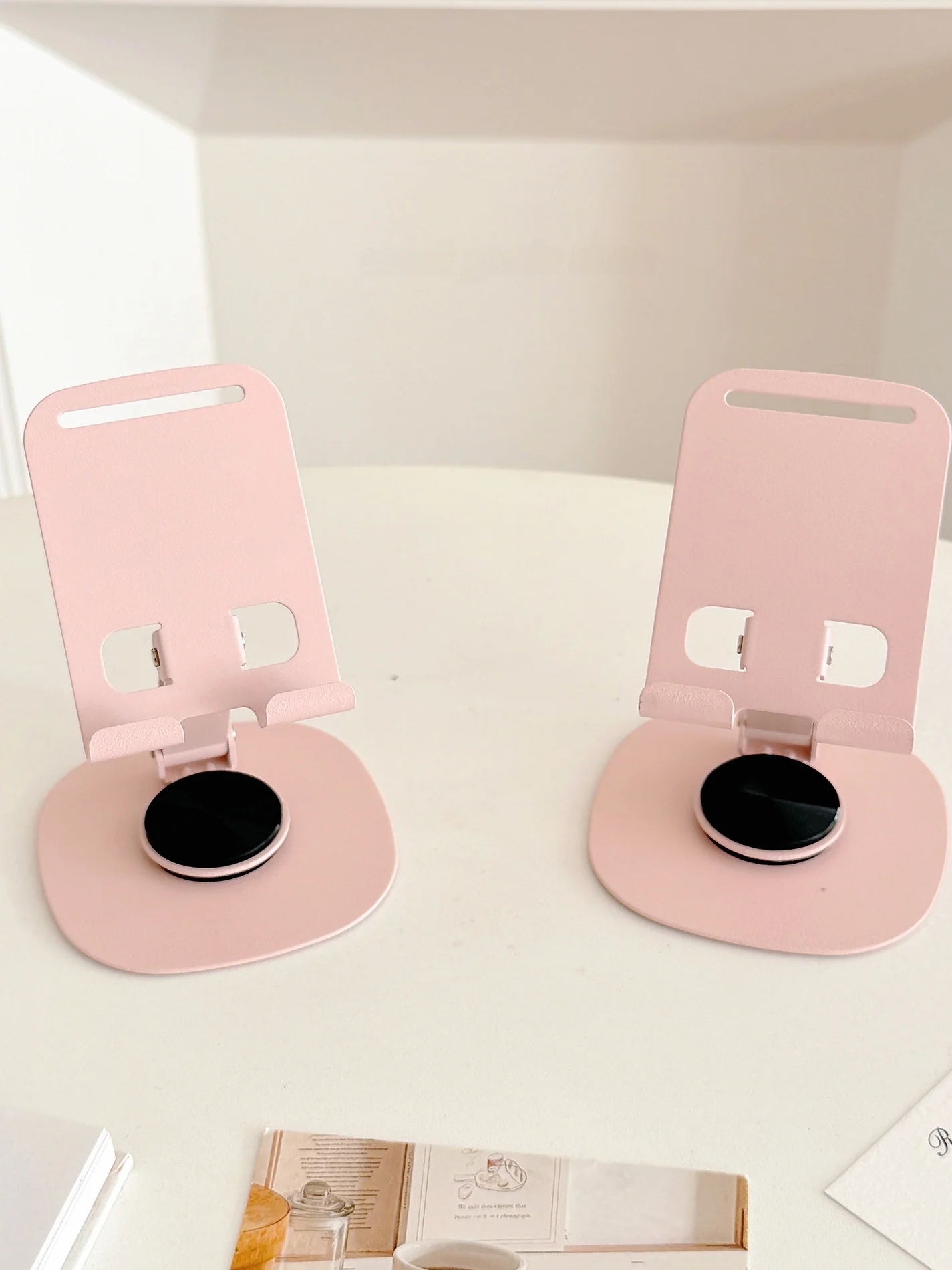 2in1でストレスを減らすには？スマホスタンドの選び方と、本当に使えるシーンとは？