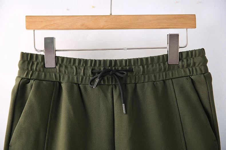 カーゴパンツ メンズ コーデ 完全ガイド｜通勤・日常で失敗しない選び方