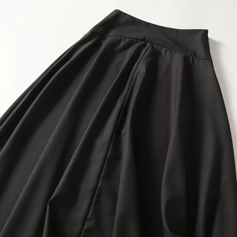 ファッショングレーのドレープ感あるハーフスカート【春季新作・フレアシルエット】