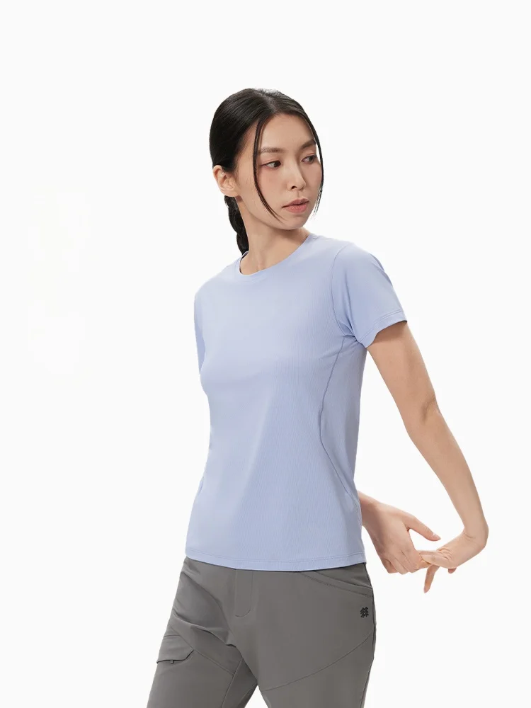ストリートファッションの本質とは？吸湿速乾Tシャツで実現する自然な着こなし