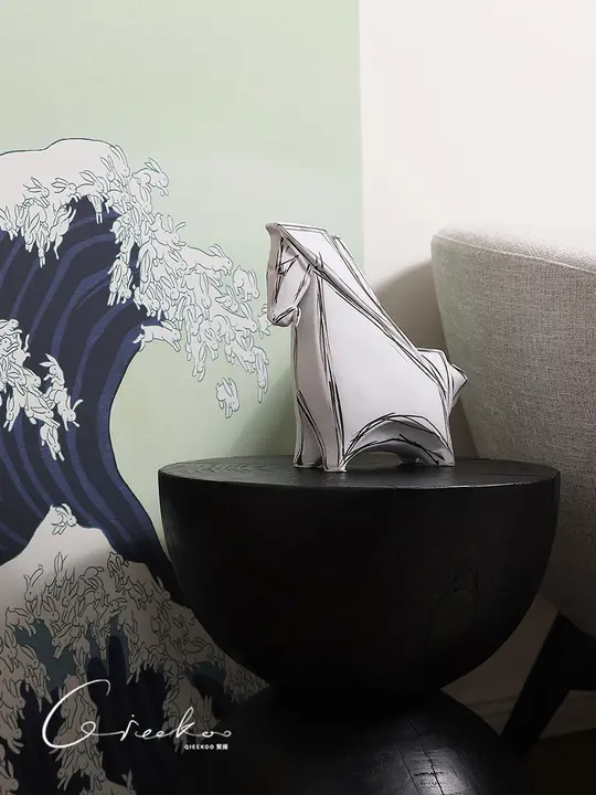 抽象的な馬の陶器デスクトップ飾り【手描き・高級感】