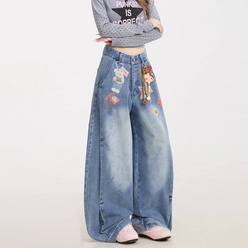 クマ柄プリントのワイドレッグデニムパンツ【ハイストリート・ヴィンテージウォッシュ・フィット・テーパー】（セットアップ対応）