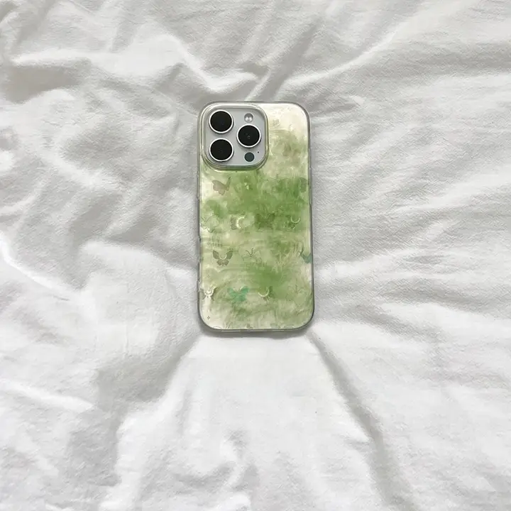 透明なグリーンのフェザー蝶デザインiPhoneケース【対応機種：iPhone 17 Pro Max・16 Pro・15・14・13】