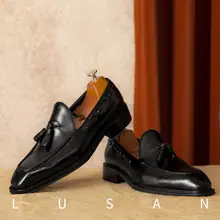 ビジネスシーンにぴったり！流行のフリンジ付きレザーローファー【スリッポンスタイル・メンズ・通勤用】