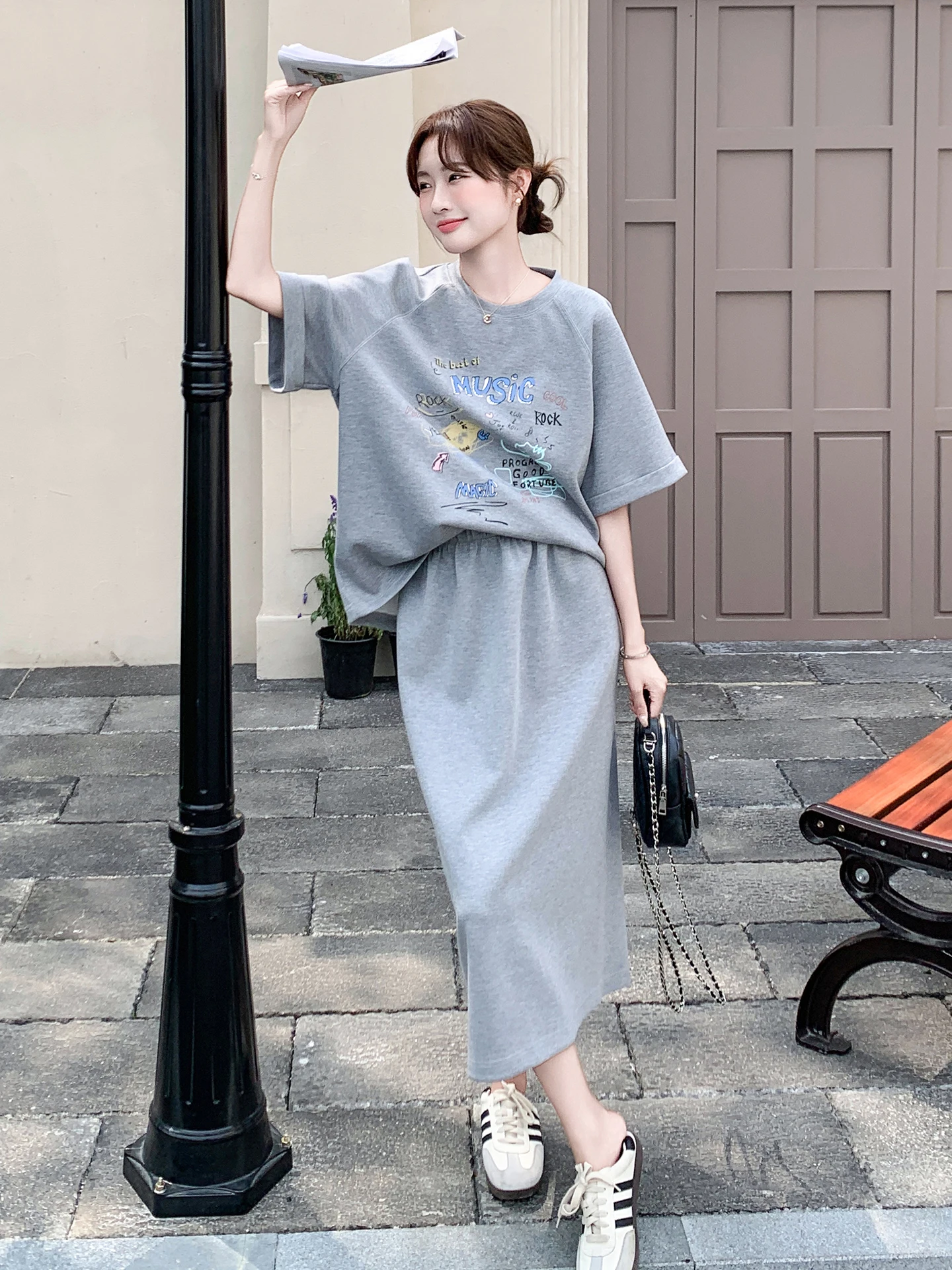 通勤の疲れを吹き飛ばす！2026年の夏、どんなTシャツが最強なの？