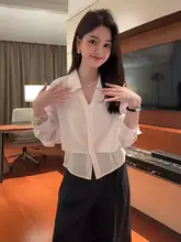 夏にぴったりなハイウエストストレートパンツと上質なトップスのコーディネート（セットアップ対応）