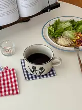 チェック柄のコースター【布製・カフェ用・おしゃれなインテリア】
