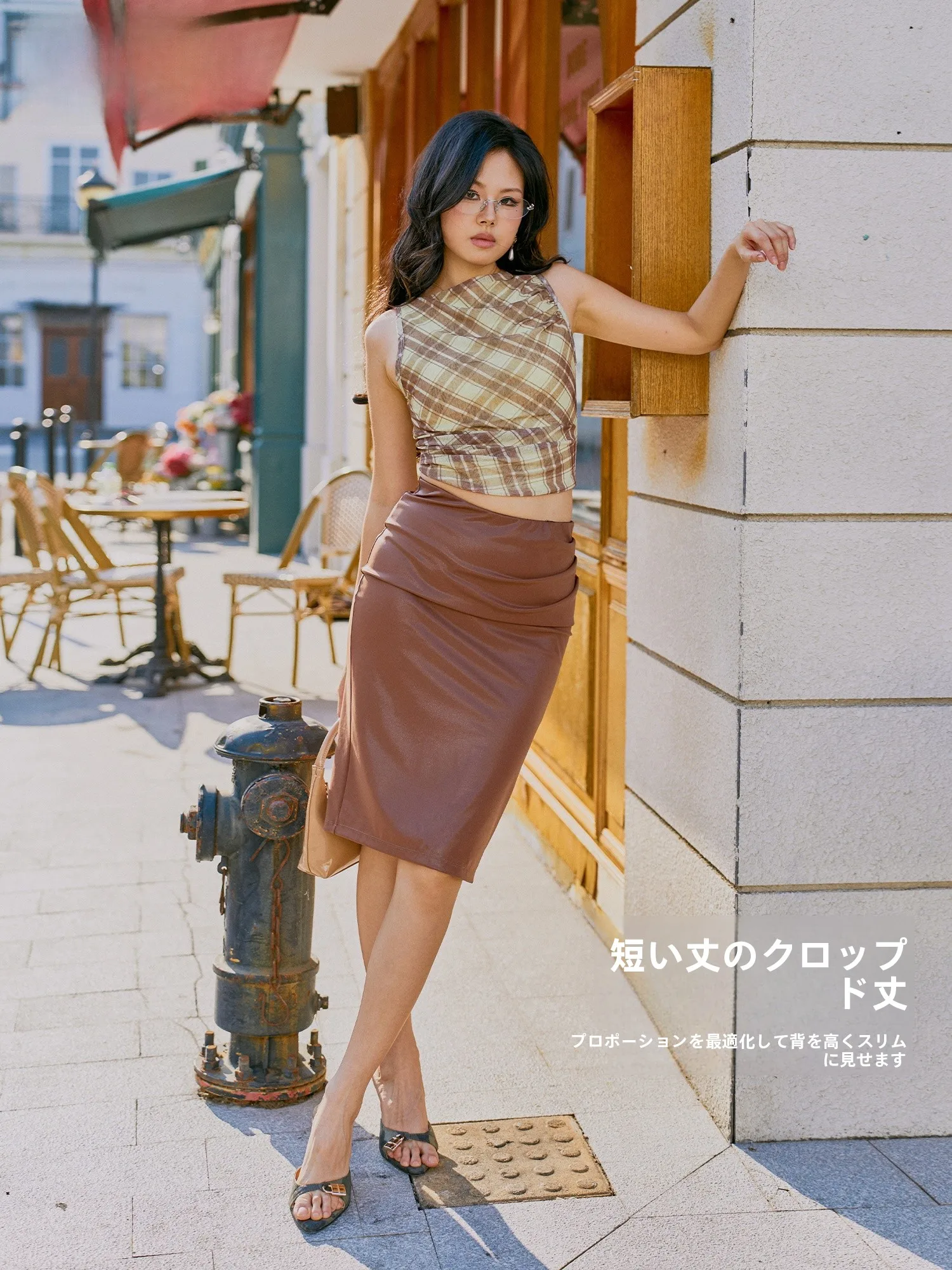 夏のランニングウェアとしてのチェック柄ショートタンクトップの実用性と性能評価