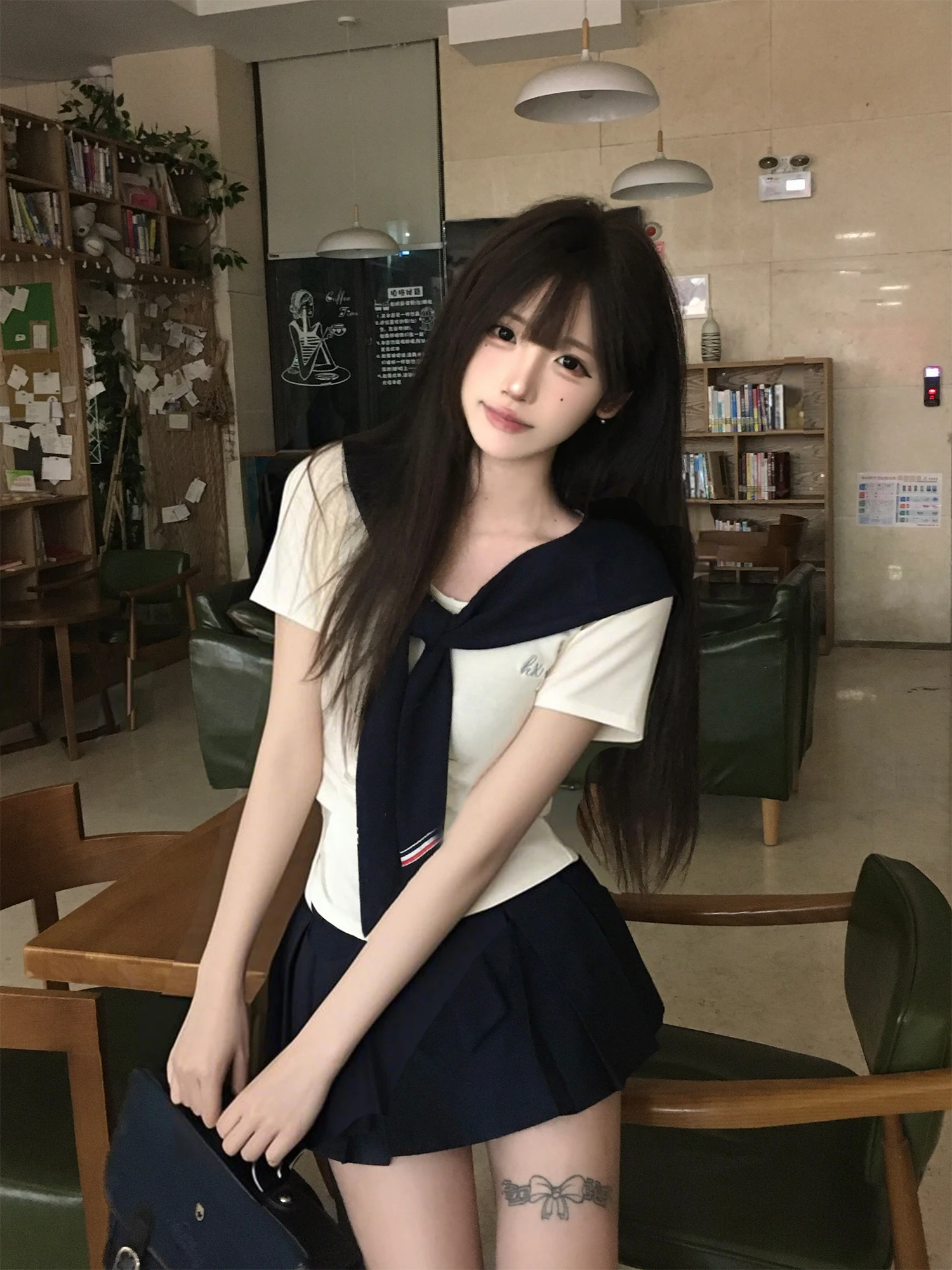 「tシャツ リメイク ワンピース」にすべきは、この1着？航海少女風のセーラー襟Tシャツが実は最強の選択肢