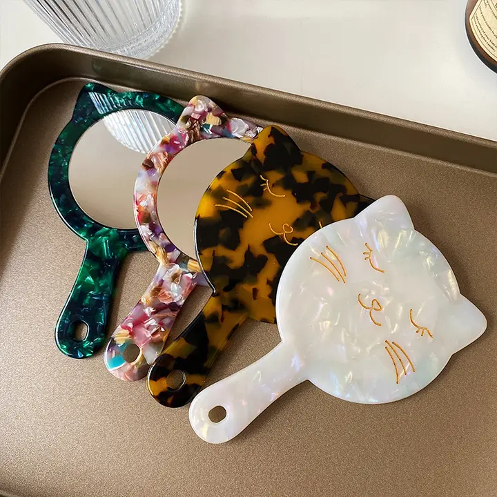 猫モチーフの携帯用ハンドミラー【酸化アセチル製・コンパクトサイズ・デスクワーク用】
