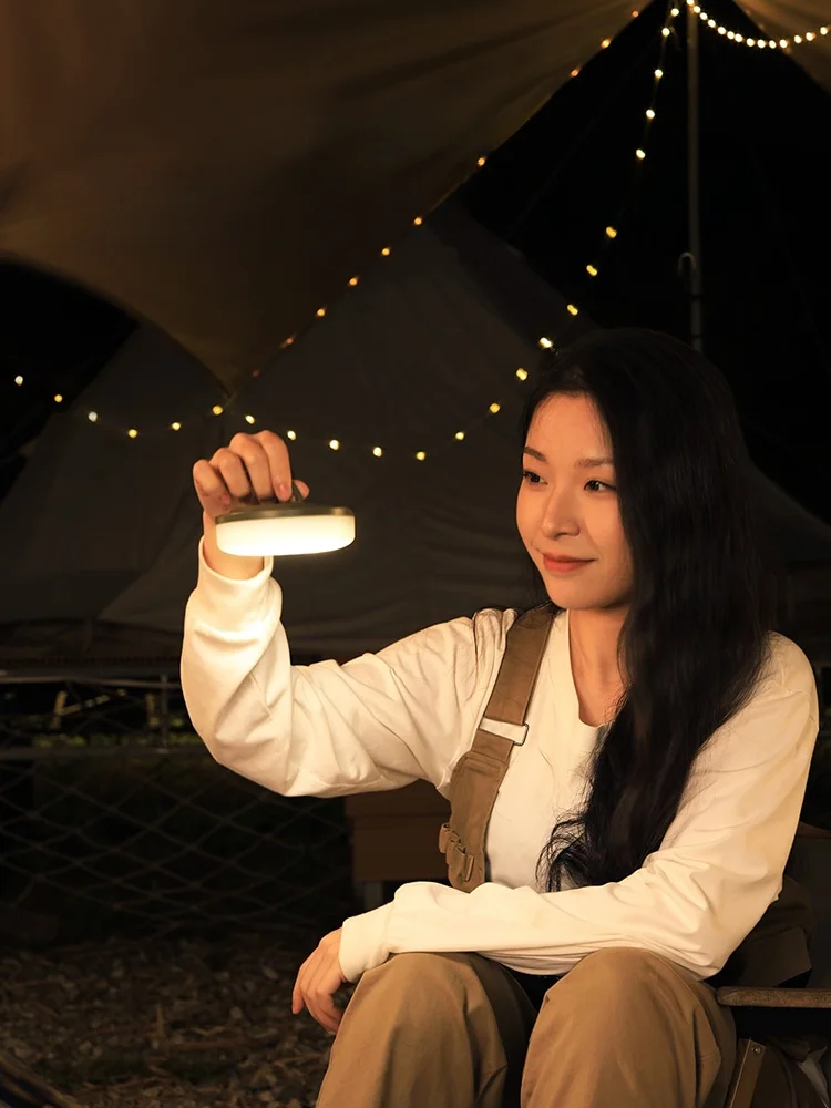 空き缶ランタンと電池ライトの違いで迷うなら、アウトドアランタンが最適な理由は？