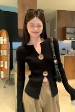 黒Vネック長袖ニットトップス【女性用・フィット感・秋用】