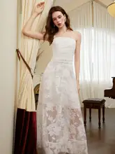 白色のカットフラワー仕立てのノースリーブマキシドレス【シルバーアクセント】