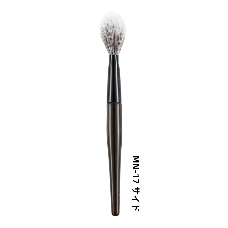 時短メイク 40代にぴったりのチークブラシは？Fix+/菲丝加芬のMN17がおすすめの理由