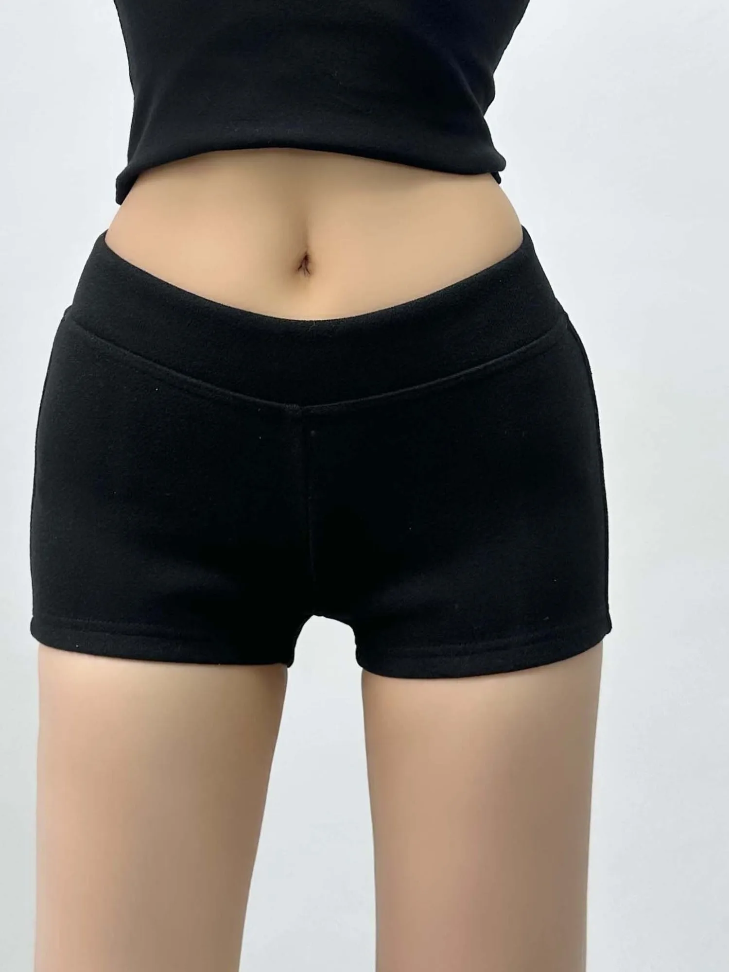 40歳の女性が「ショート」に変えるべき理由は？今こそ注目すべきカジュアルスタイルの秘密