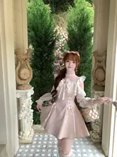 春夏向け清楚なデザインのレースワンピース【ビーチにぴったり・フリル付き】