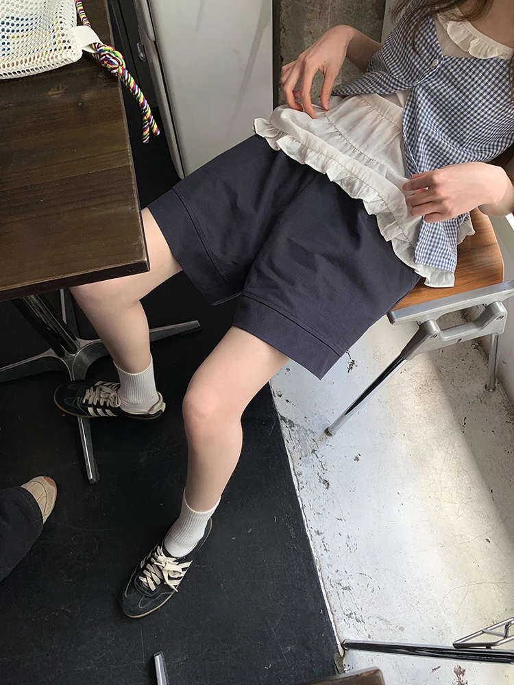 感のある深い青のショートパンツを選ぶべき理由は？