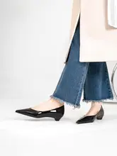 真皮製 フレンチスタイルのベージュパンプス【通勤用・ポインテッドトゥ・大きいサイズ対応】